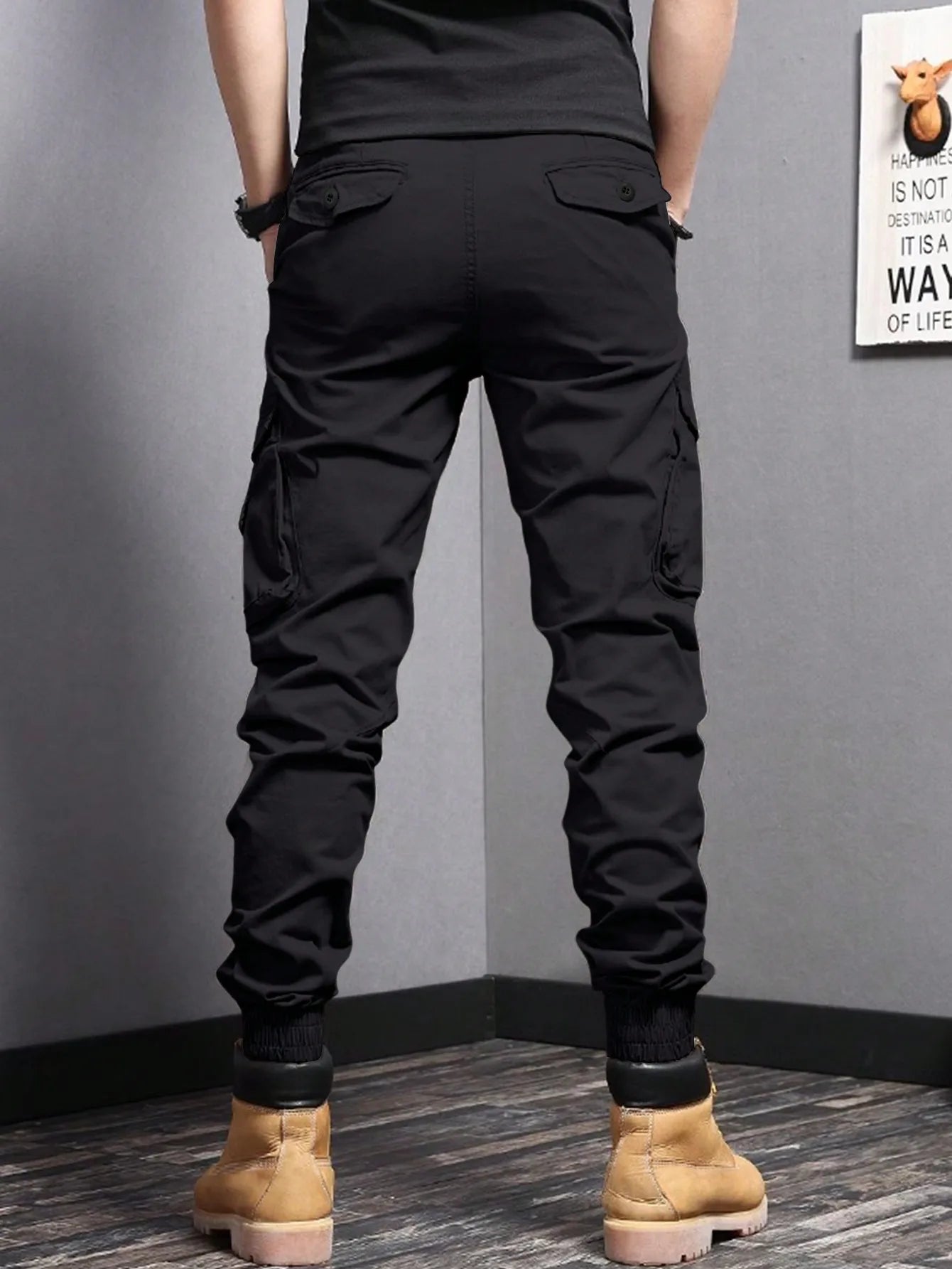 Men's cargo pants with side pockets