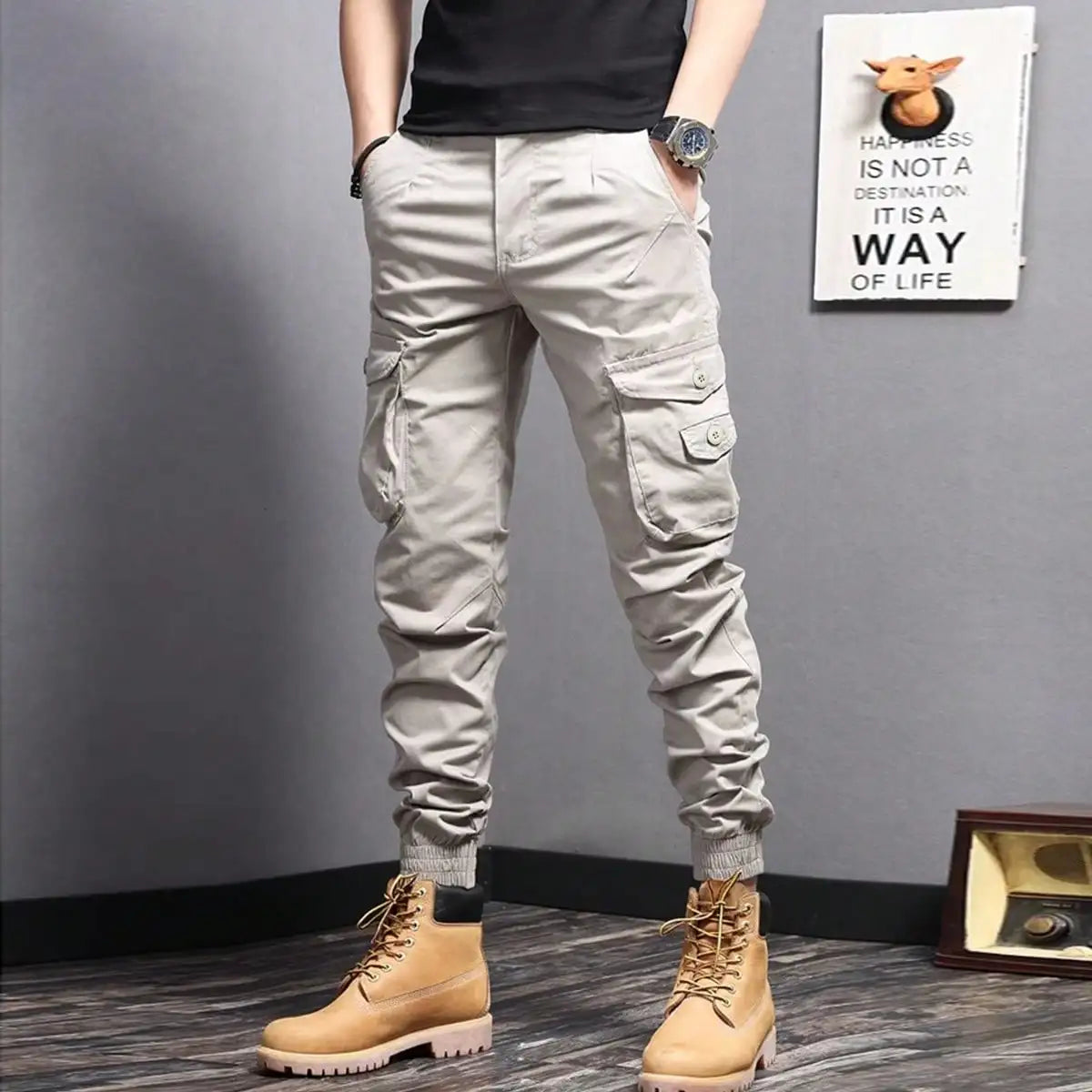 Men's cargo pants with side pockets