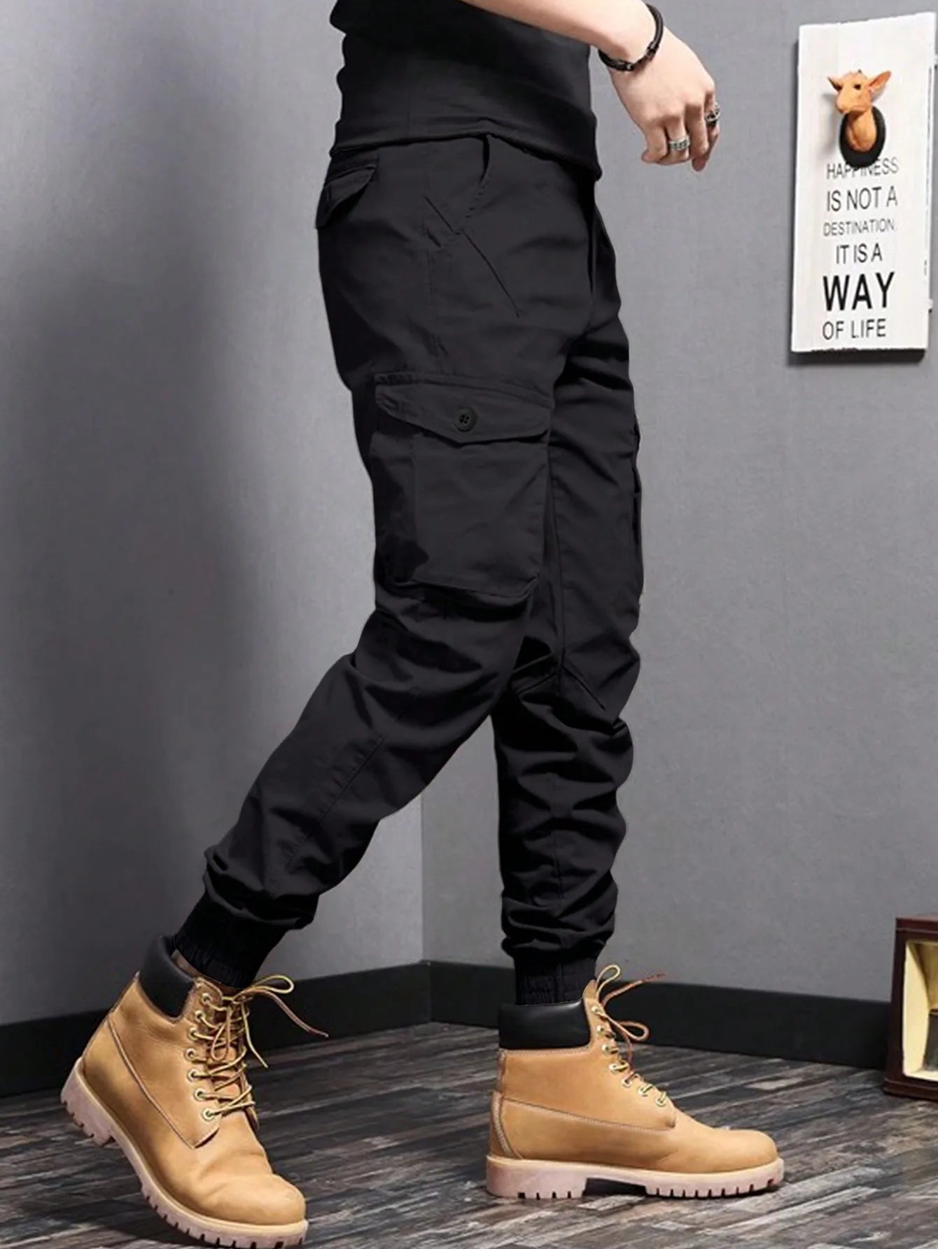 Men's cargo pants with side pockets